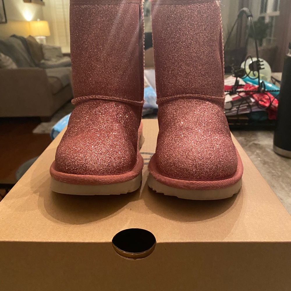 Uggs Girls Pink Glitter Boots-Size 11